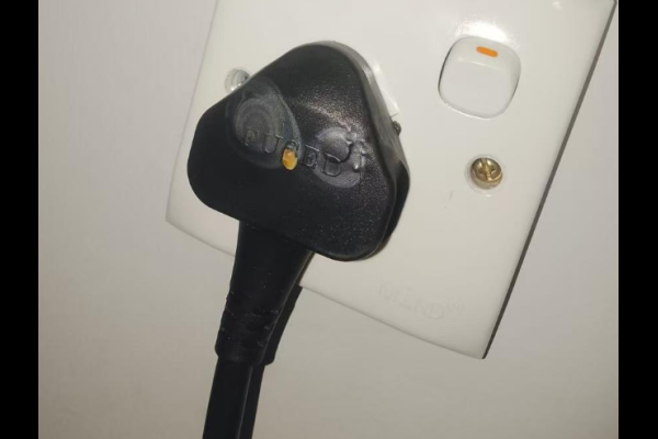 Why UK Plugs (BS 1363) Melt or Burn: Causes & Prevention 2026