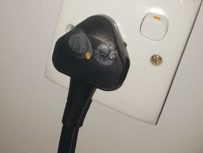 BS 1363 standard power cord.png