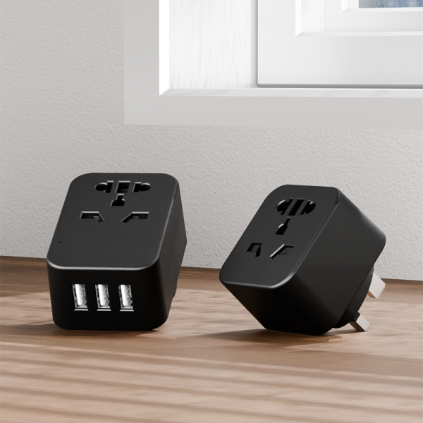 欧盟 Schuko 通用旅行插头适配器（含 3 个 USB 端口）—— 16A 250V 2400W 快速充电电源插座转换器